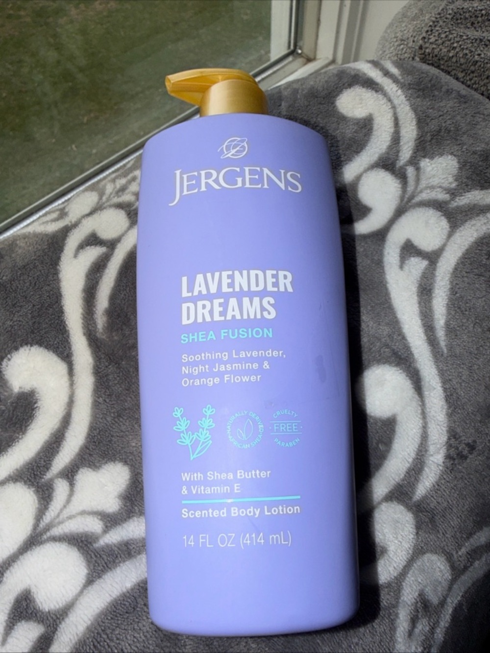 Jergens Lavender Dreams Shea Fusion Scented Body Lotion - Light Purple